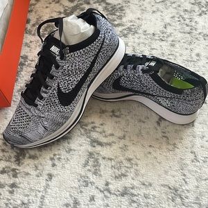 Nike FlyKnit Racer